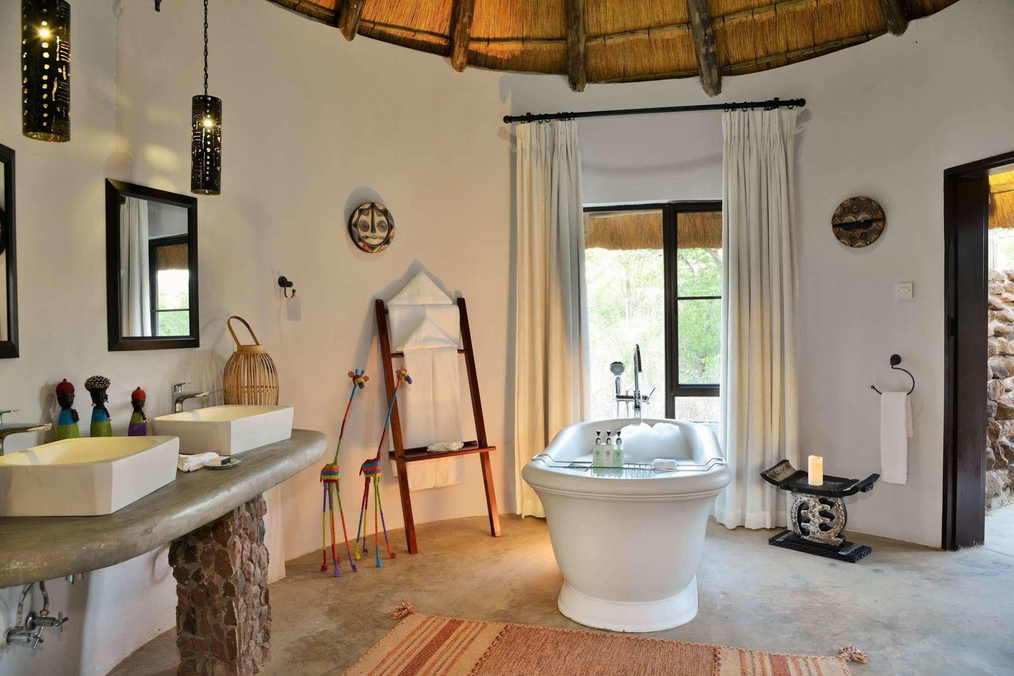 Wildtrack Safaris Eco Lodge Pandamatenga エクステリア 写真