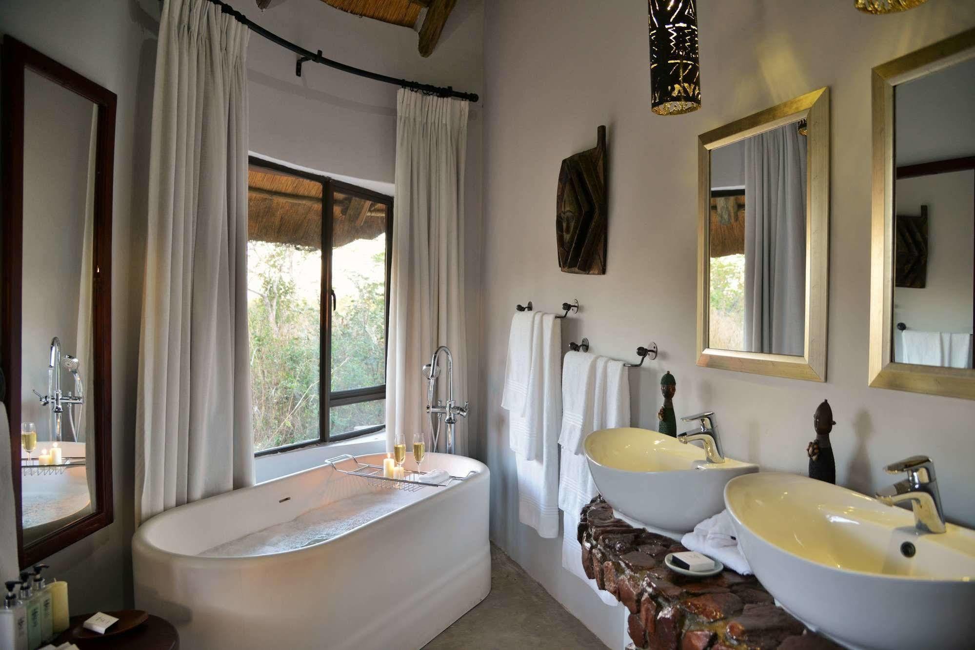 Wildtrack Safaris Eco Lodge Pandamatenga エクステリア 写真
