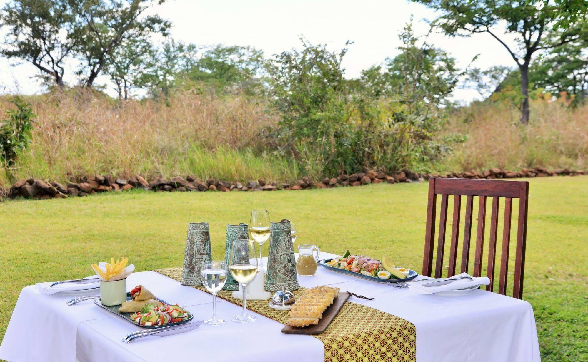 Wildtrack Safaris Eco Lodge Pandamatenga エクステリア 写真