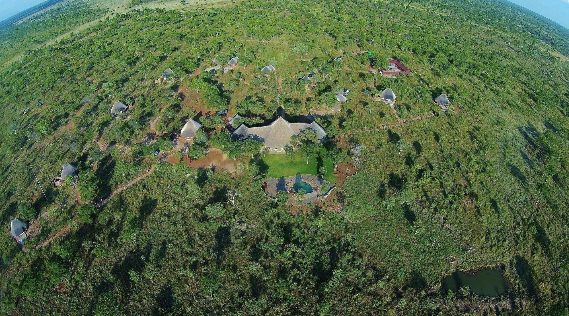 Wildtrack Safaris Eco Lodge Pandamatenga エクステリア 写真